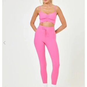 L*Space Active set in deep pink M